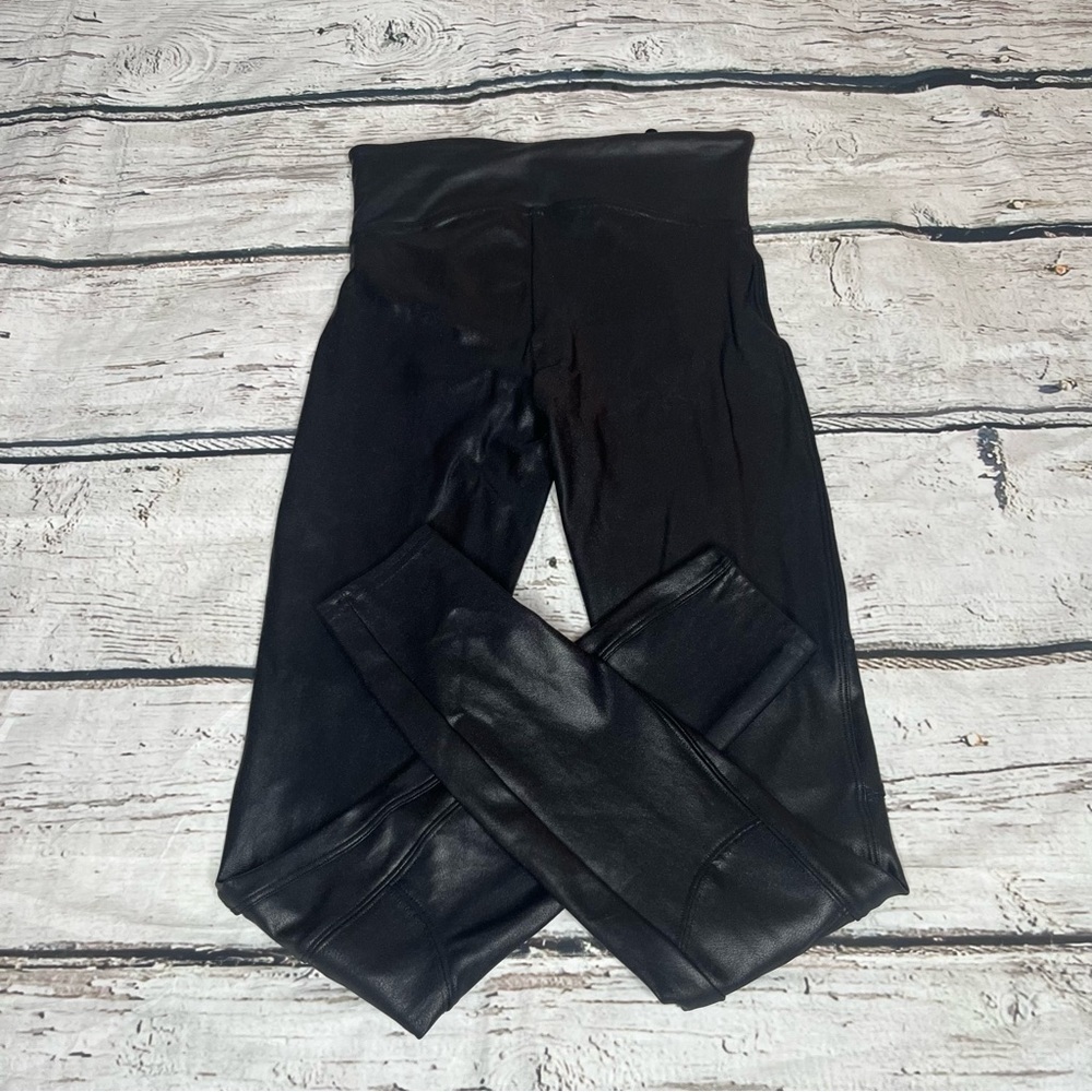 Spanx Hip Zip Faux Leather Leggings Size S - Picture 6 of 6
